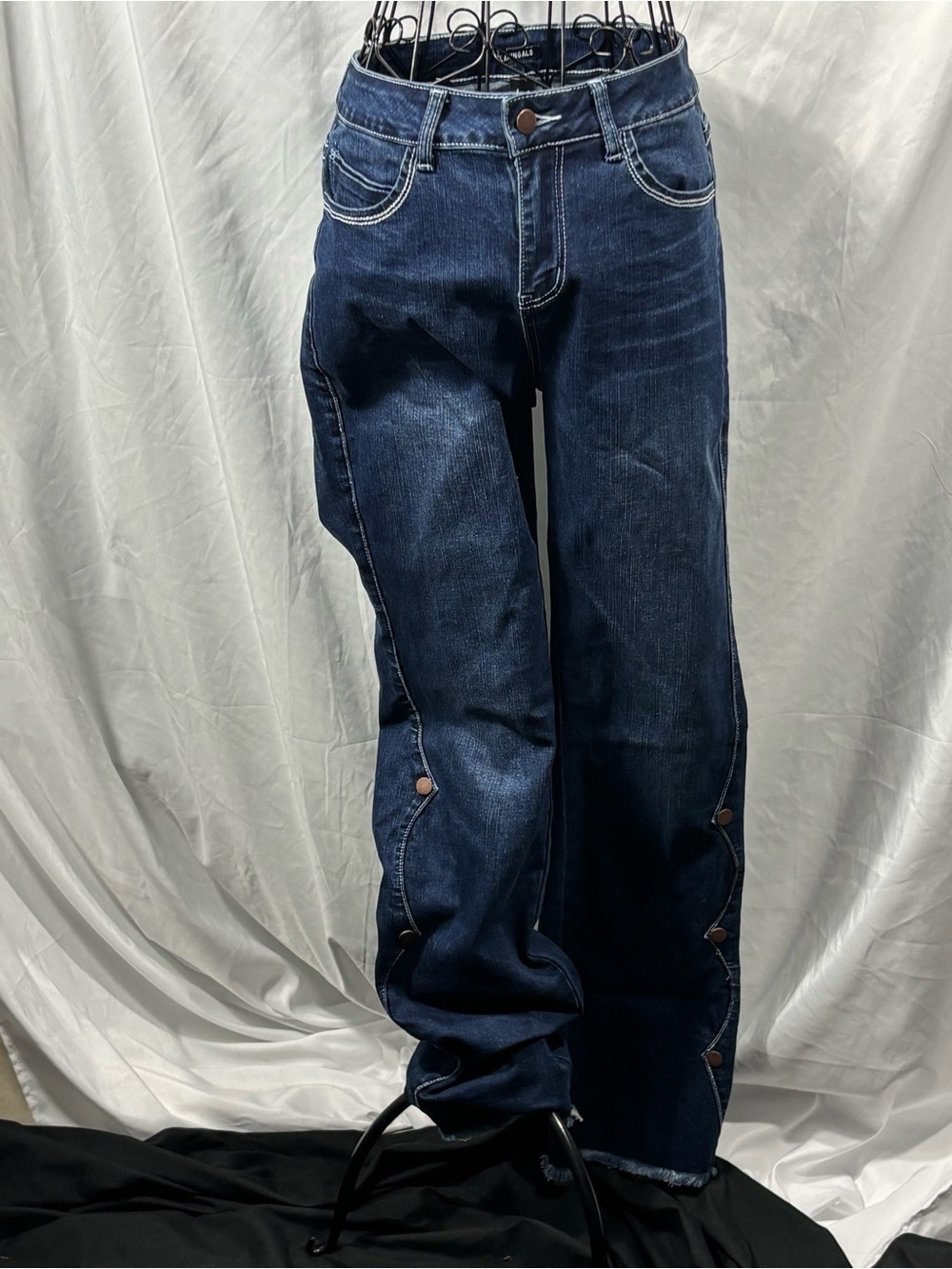 Women’s Straight-Leg Jeans in Dark Blue